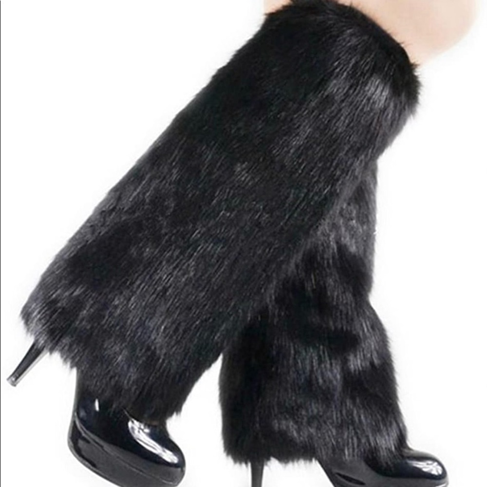 Faux fur in black